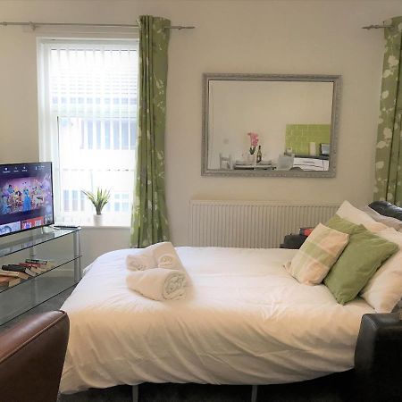 Restful 1-Bedroom Flat In St Helens St Helens  Exterior photo